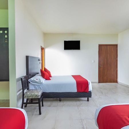 Oyo Hotel Emperadores Inn, Атлиско Экстерьер фото