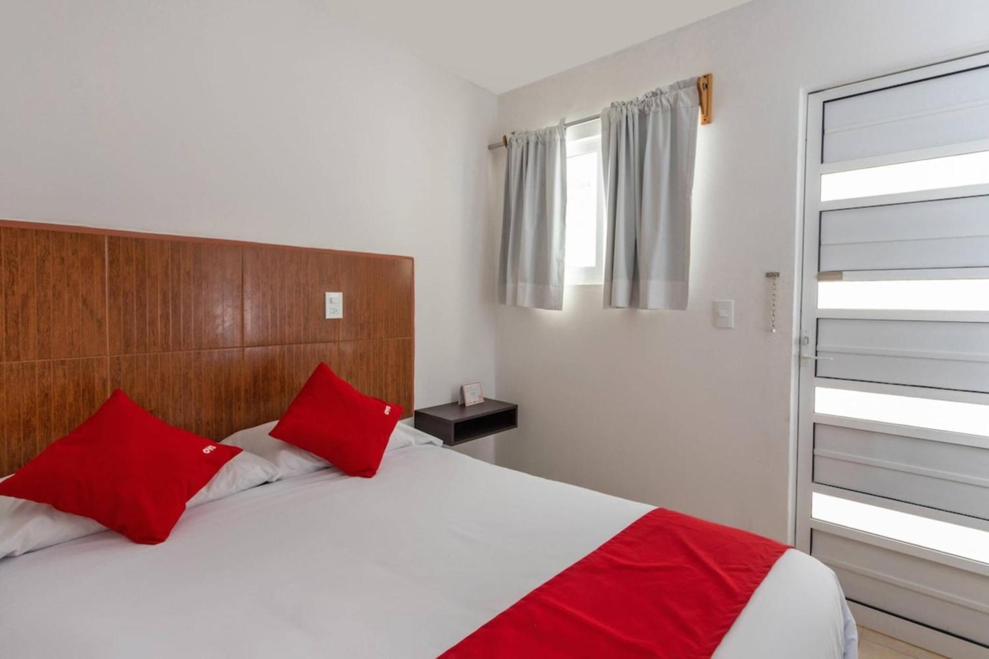 Oyo Hotel Emperadores Inn, Атлиско Экстерьер фото