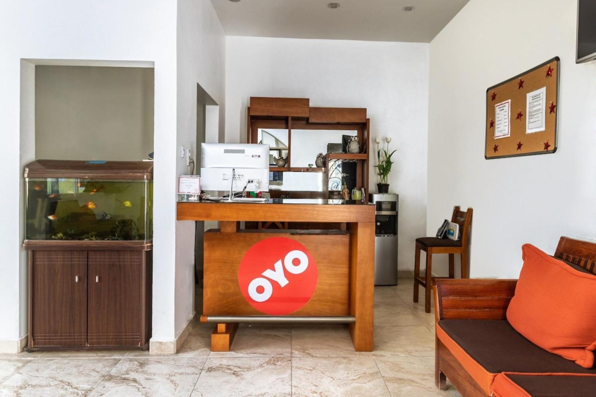 Oyo Hotel Emperadores Inn, Атлиско Экстерьер фото