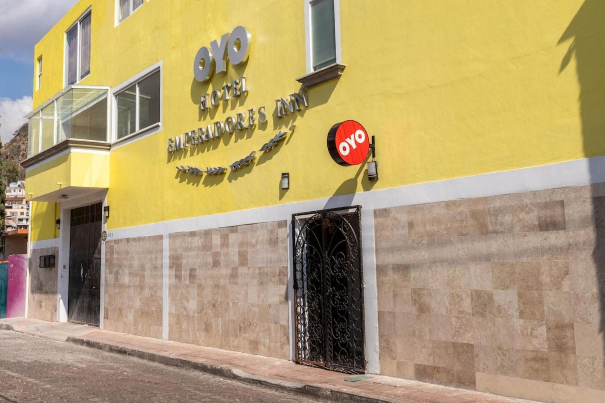 Oyo Hotel Emperadores Inn, Атлиско Экстерьер фото
